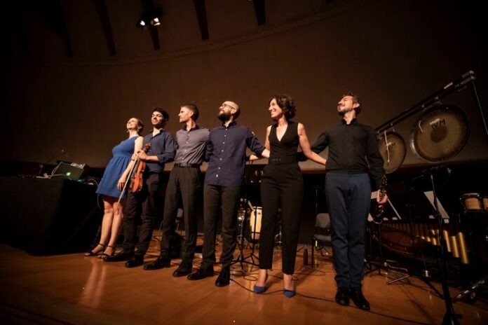 Foto-CrossingLines-750x500