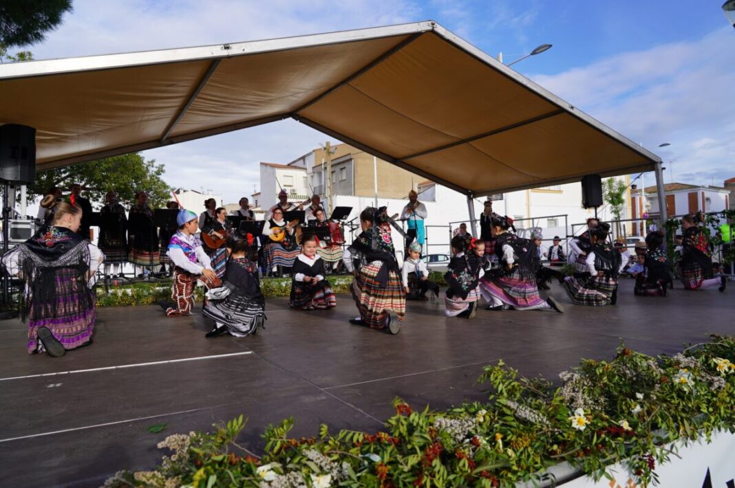 Navalvillar de Pela celebra la quinta edición de 'Gorrofolk' el 25 y 26 de abril con más de 1.500 asistentes