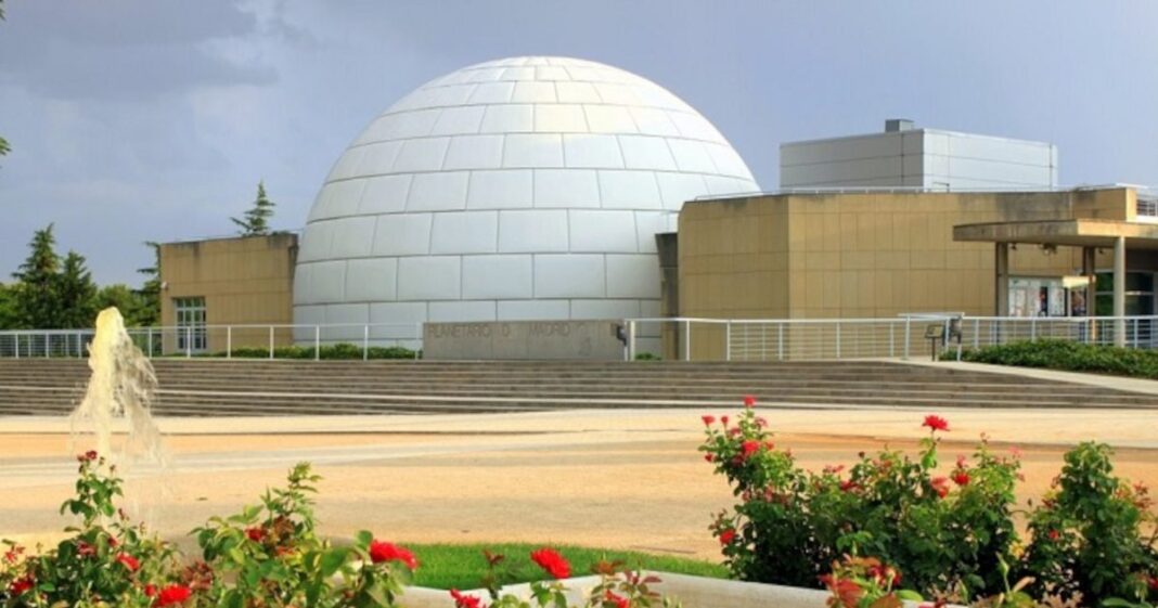 El Planetario de Madrid lanza la sexta edición de su Premio de Novela Corta con plazo hasta el 22 de julio